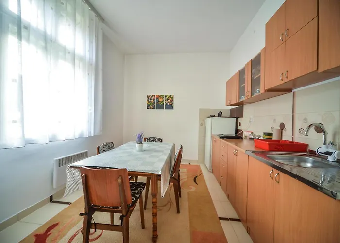 Lux דירה פירוט